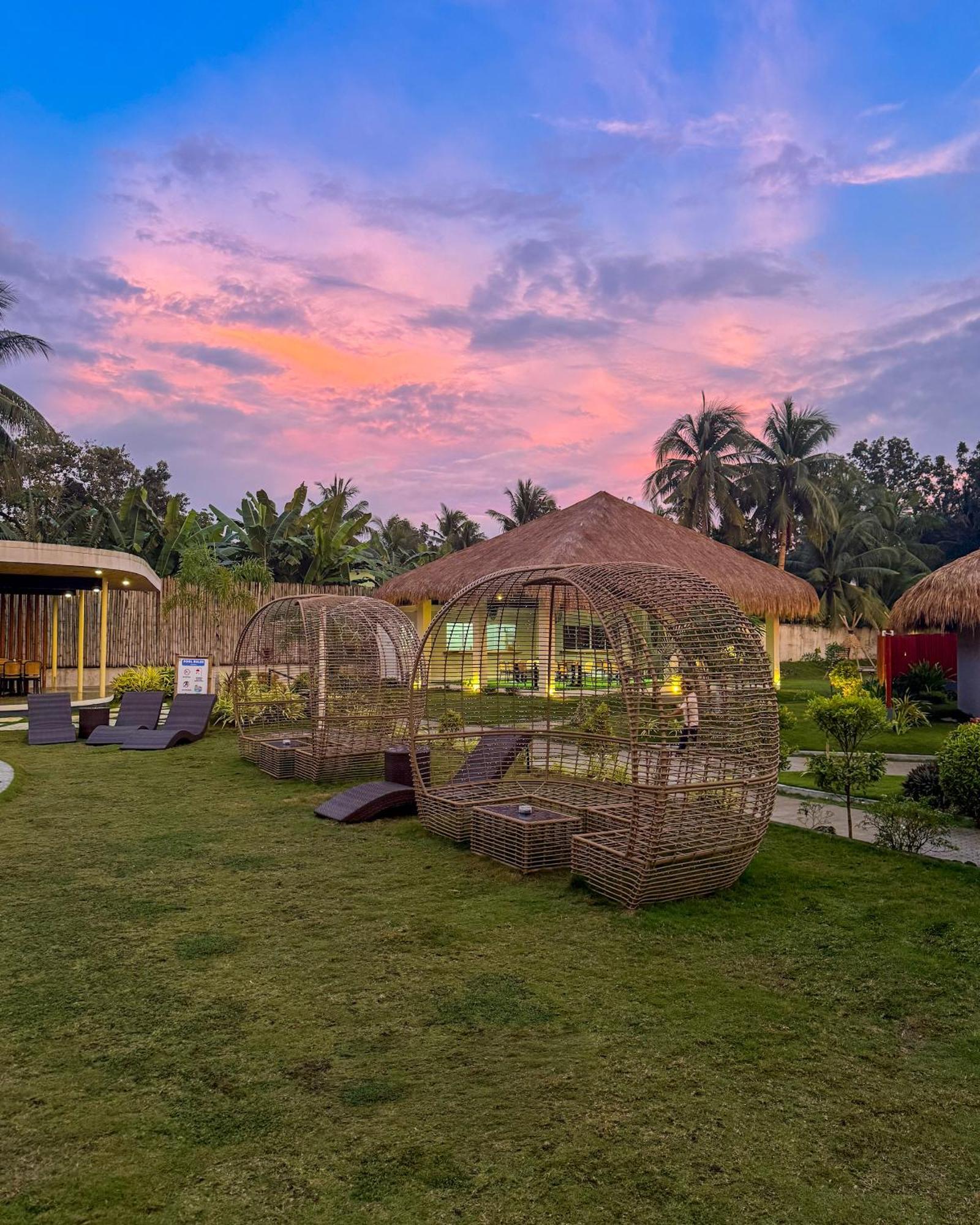 Secret Garden Resort & Villas Panglao Island Biking Екстериор снимка